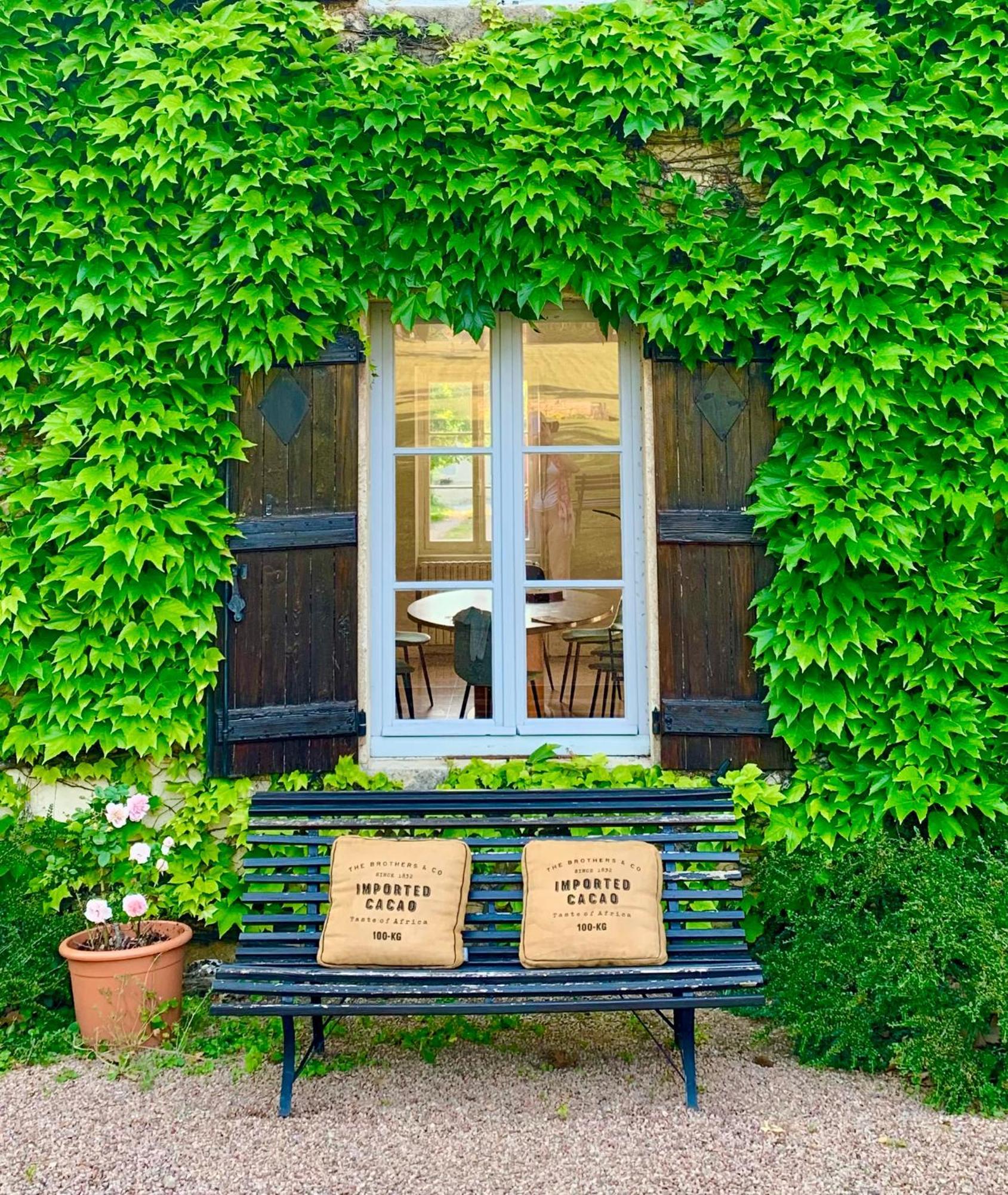 Les Charmes Hotell Jugy Exteriör bild
