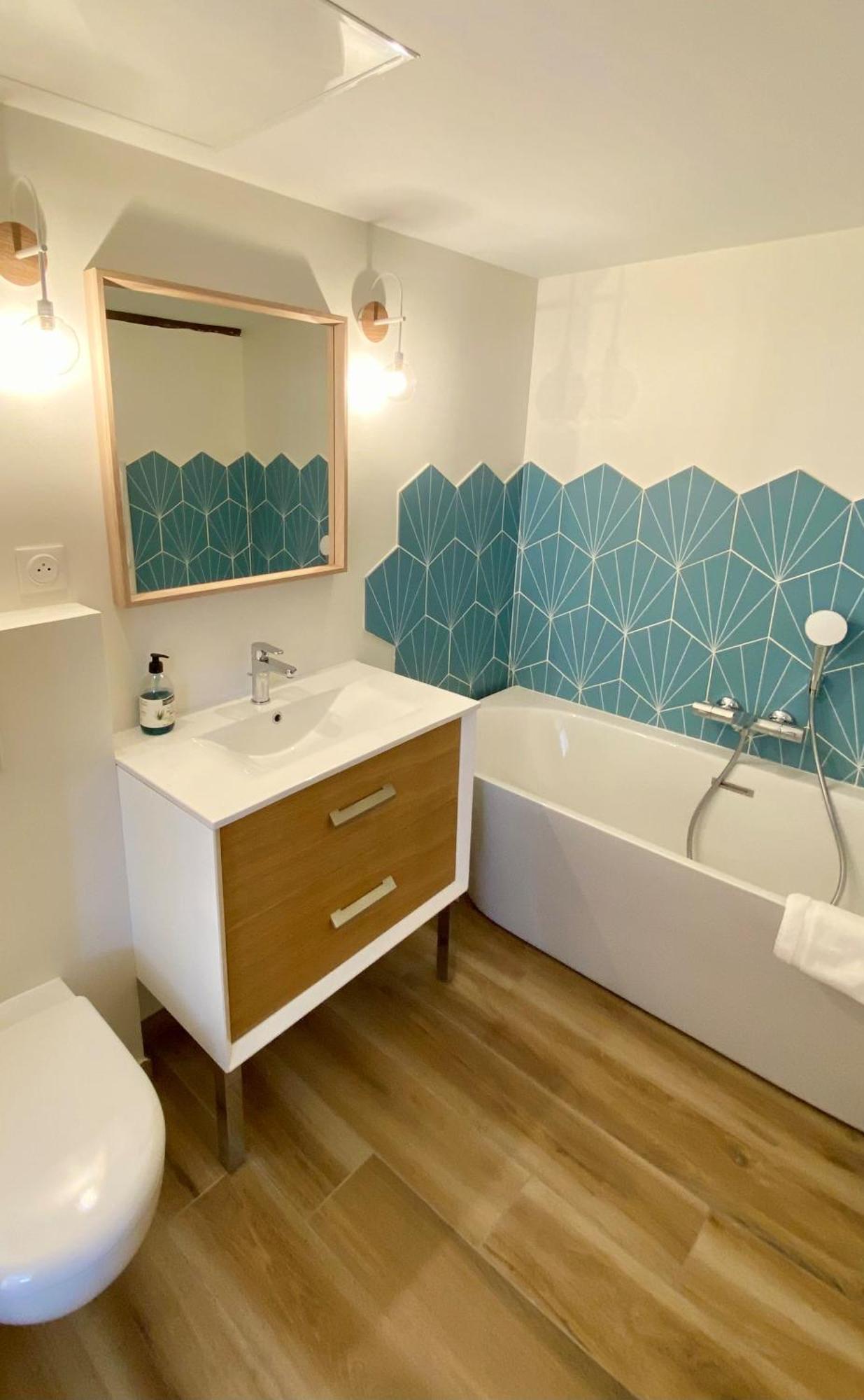 Les Charmes Hotell Jugy Exteriör bild